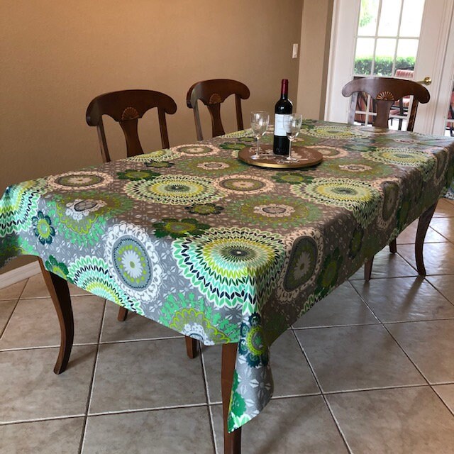 Rectangular 78", 98" or 118" Tablecloth - Funky Green