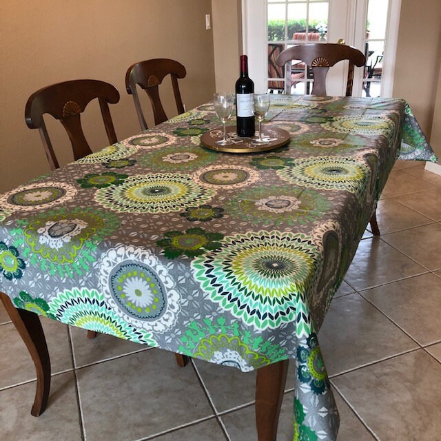 Rectangular 78", 98" or 118" Tablecloth - Funky Green