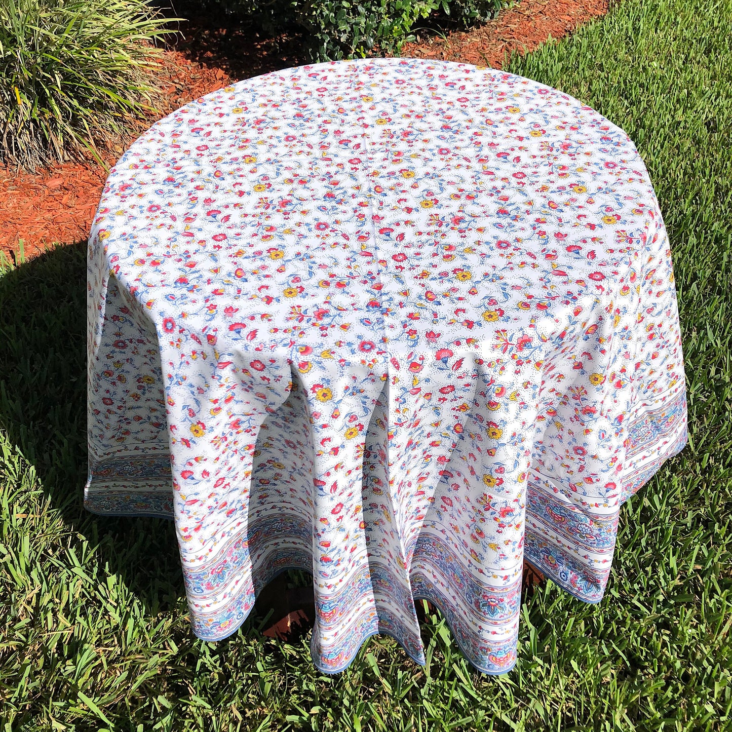 Round 70" Tablecloth - Gentiane Blue