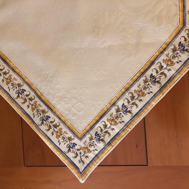 Beautiful Provence table runner "Moustiers" Pattern from France