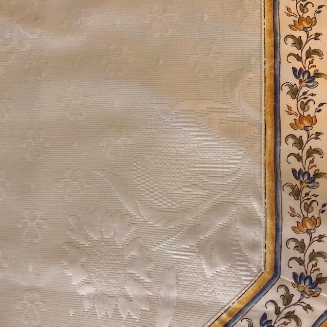 Beautiful Provence table runner "Moustiers" Pattern from France