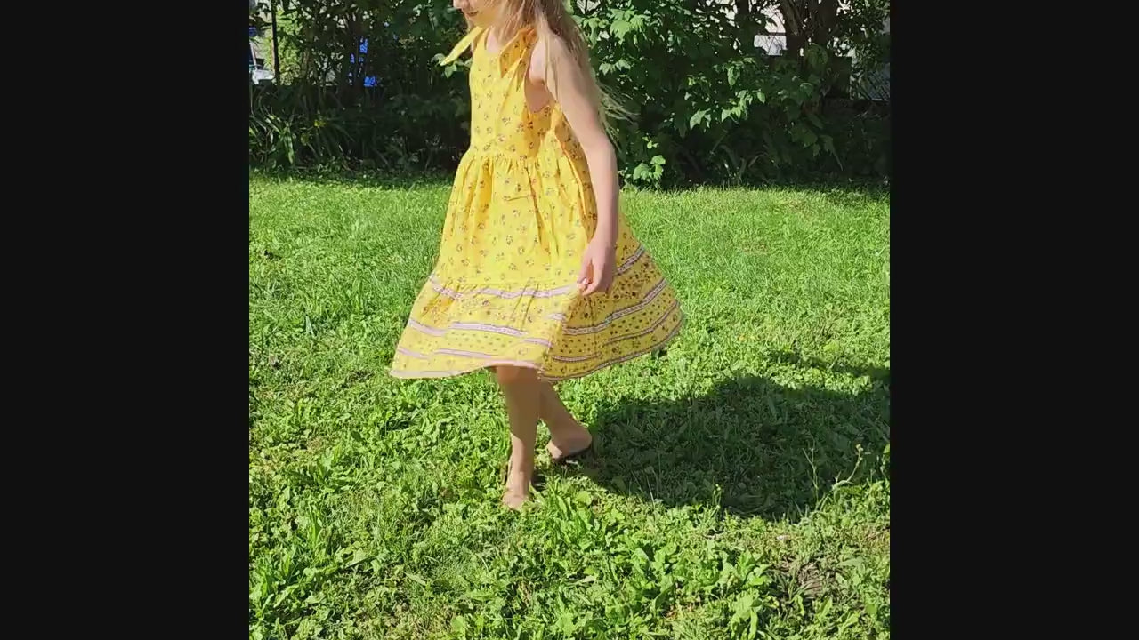 Adorable French Sundress Cotton Girls Made in France Kid Size Wild Flowers Off White Yellow