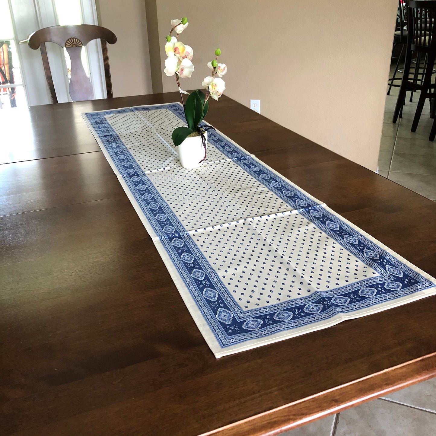 Jacquard Table Runner - Esterel