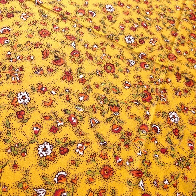 Round 70" Tablecloth - Gentiane Yellow