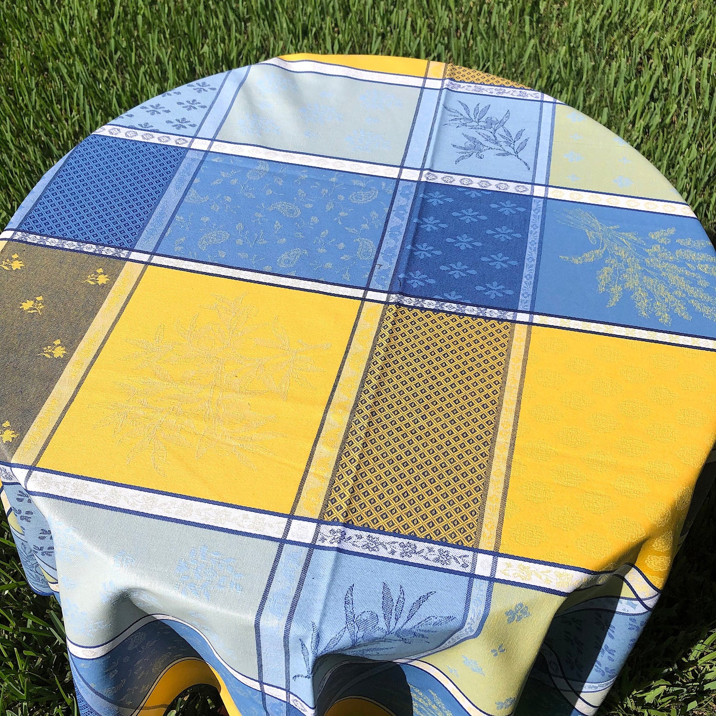 Round 70'' Tablecloth - Sisteron Yellow