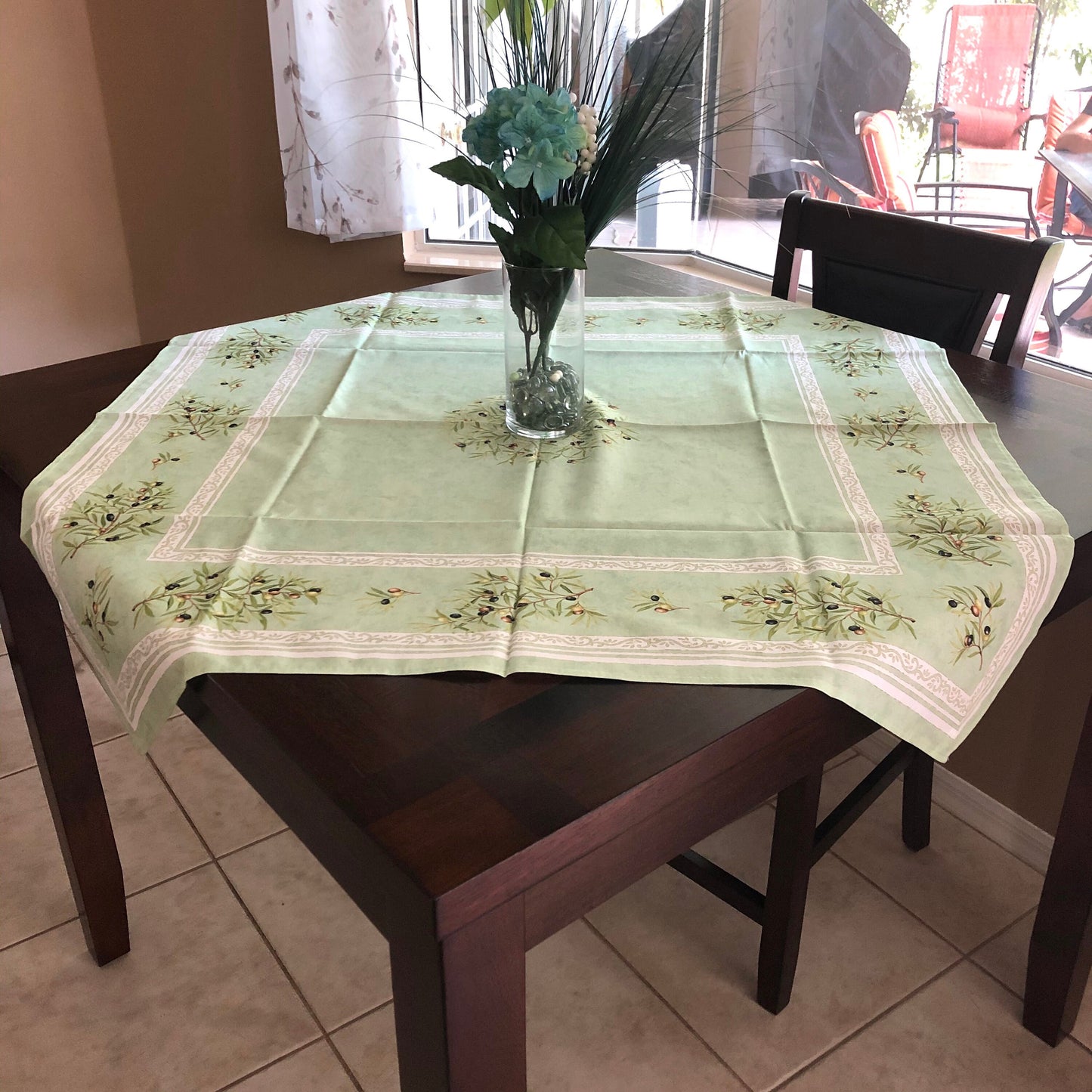 Square 40" Tablecloth - Clos des Oliviers Green