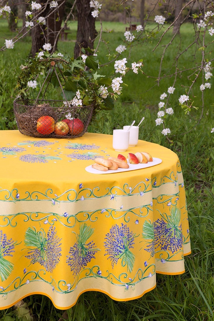 Round 70" Tablecloth - Lavender Bouquet Yellow