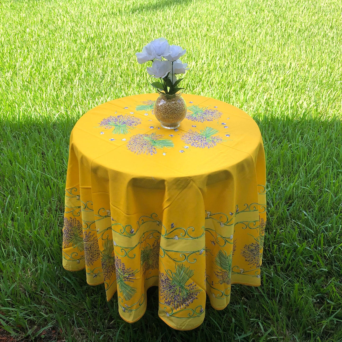 Round 70" Tablecloth - Lavender Bouquet Yellow