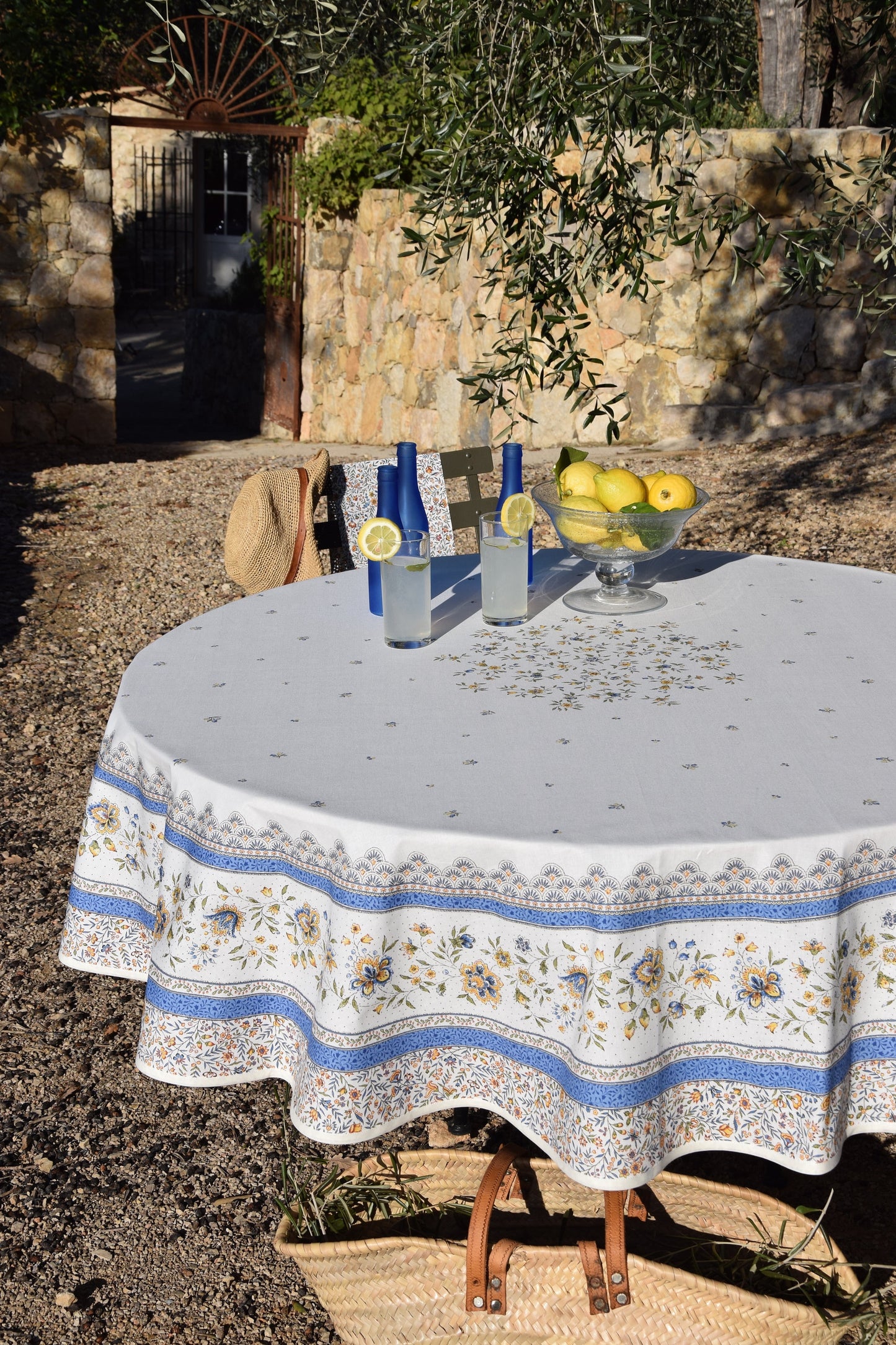 Round 70" Tablecloth - Beaucaire Blue