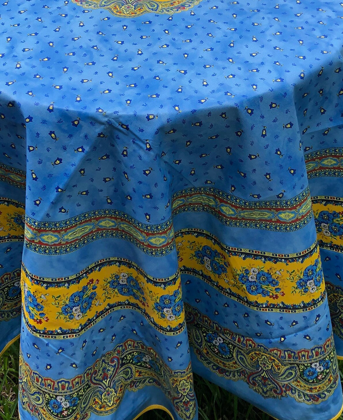 Round 70" Tablecloth - Tradition Blue