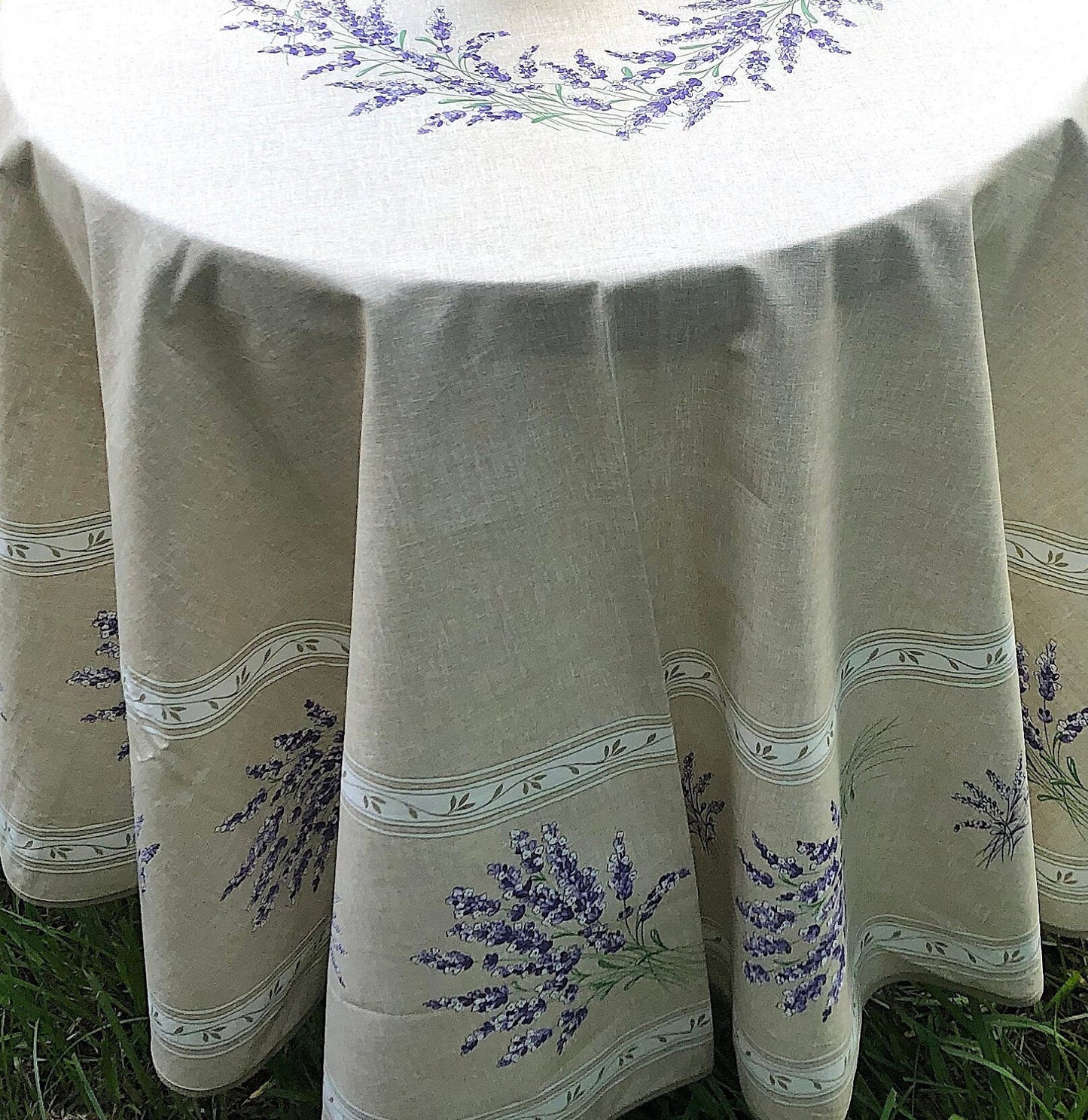 Round 70" Tablecloth - Lavender Beige