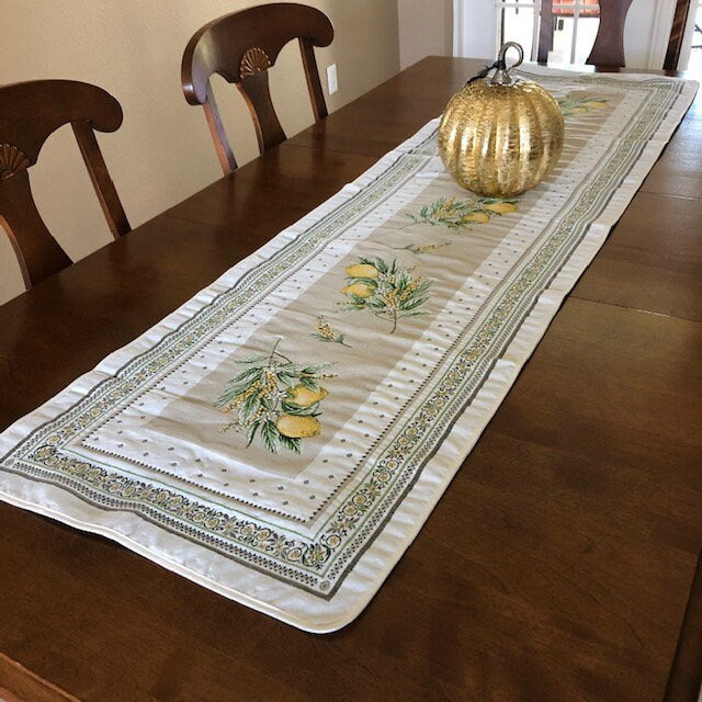 Jacquard Table Runner - Menton