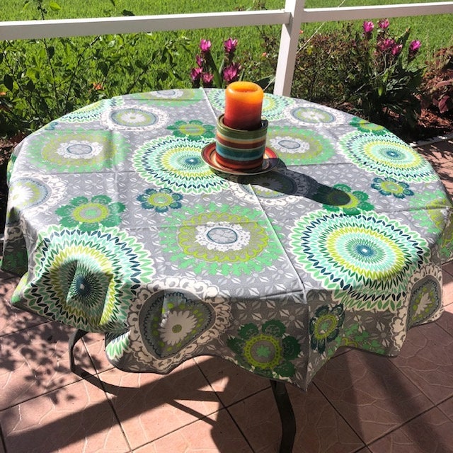 Round 61" Tablecloth - Funky Green