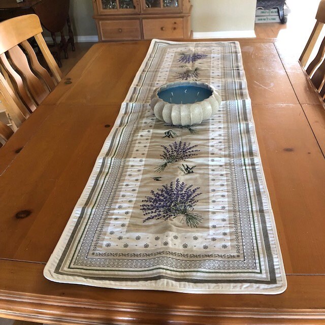 Jacquard Table Runner - Castillon