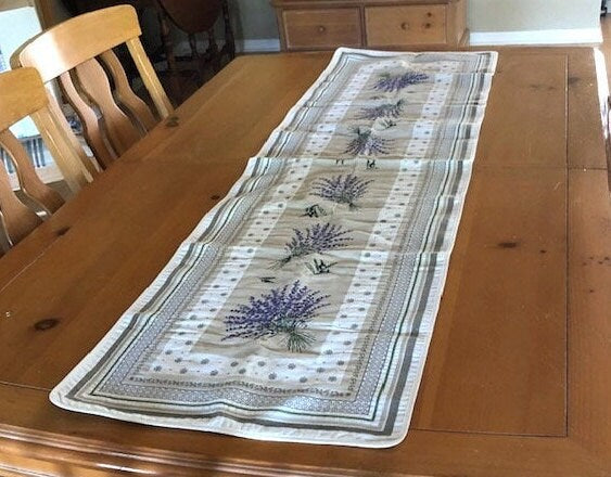 Jacquard Table Runner - Castillon