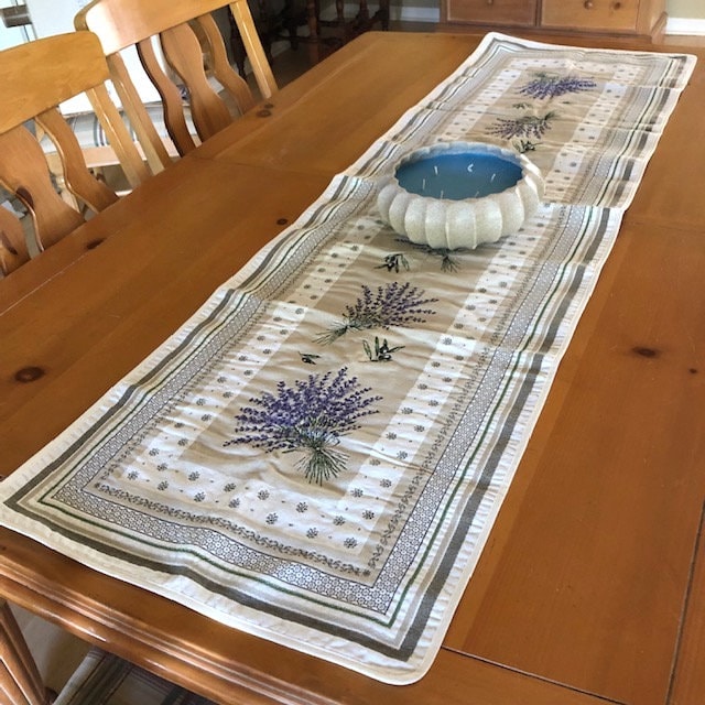 Jacquard Table Runner - Castillon