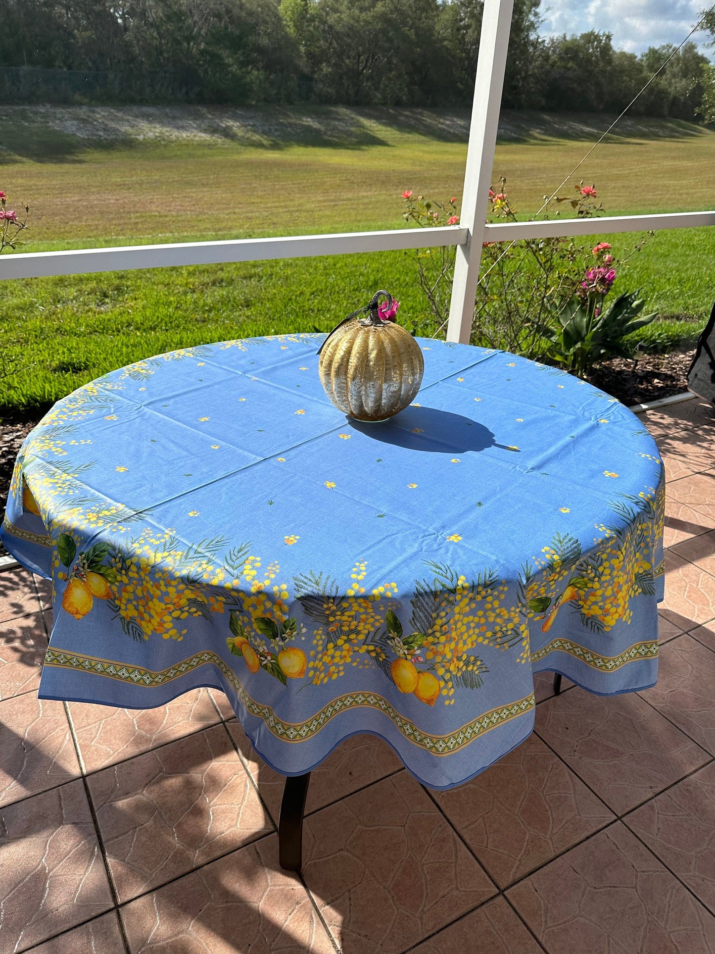 Round 70" Tablecloth - Lemon Mimosa Blue